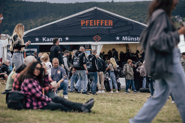 Dealer Area - ©Anna Gala Photography